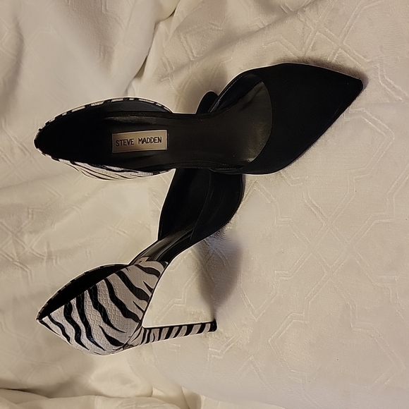 STEVE MADDEN Zebra print velour heels - Picture 2 of 6